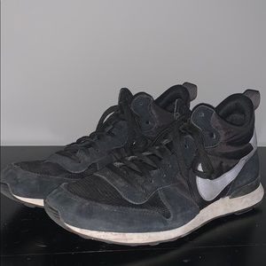 Nike Men’s Internationalist Mids - Size 10.5